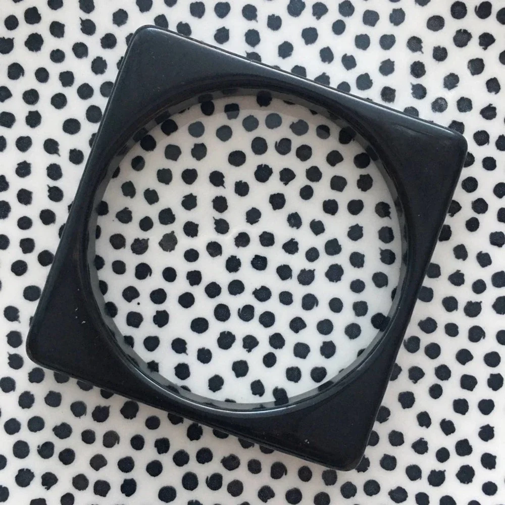 Vintage Mod Mid Century Black Square Enamel acrylic bracelet Excellent Condition